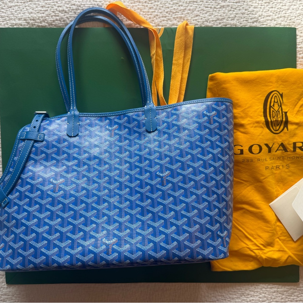 Perfect Condition Authentic GOYARD Sac Chien in Bleu